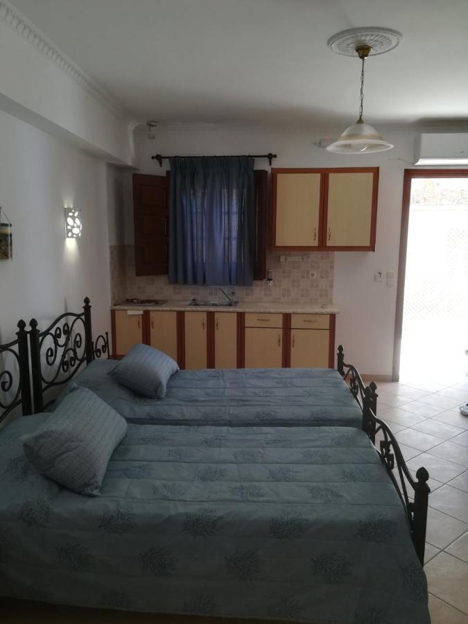 Leonidas Apartments คามารี ภายนอก รูปภาพ