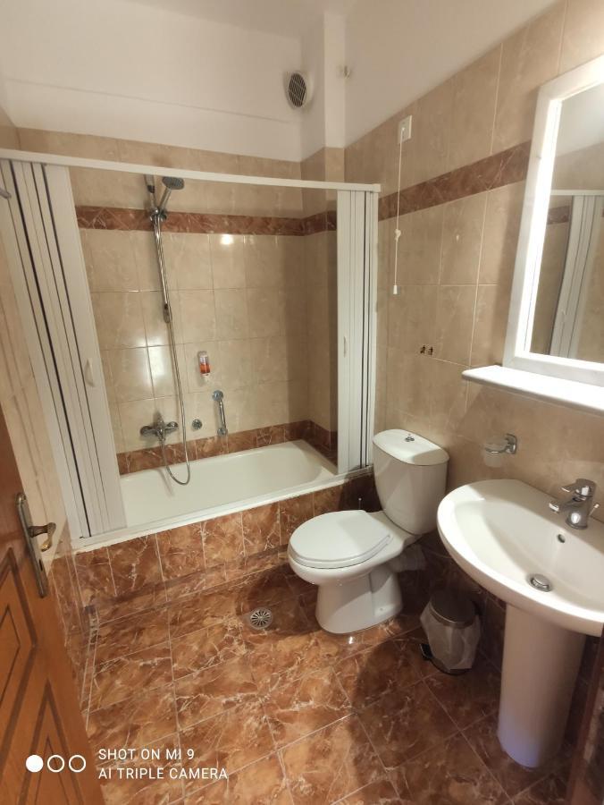 Leonidas Apartments คามารี ภายนอก รูปภาพ