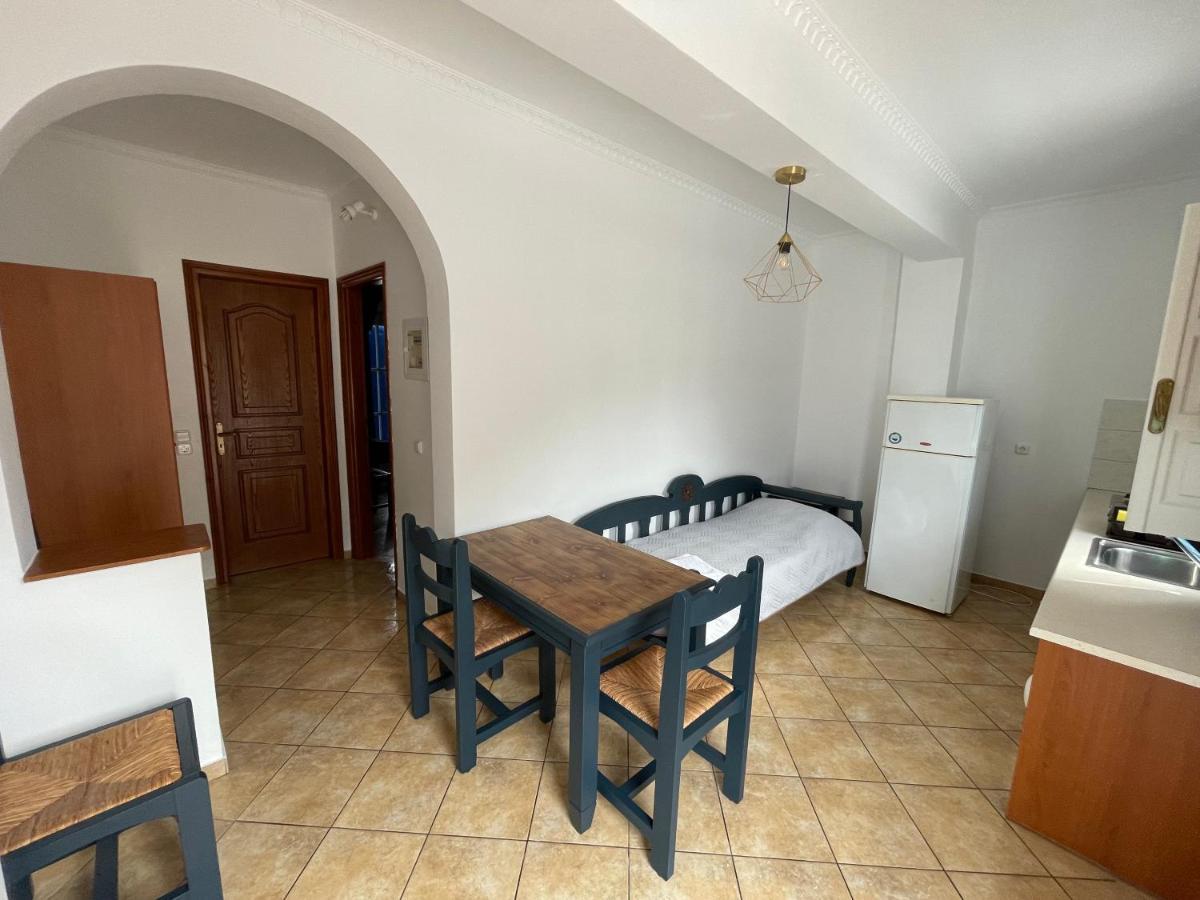 Leonidas Apartments คามารี ภายนอก รูปภาพ