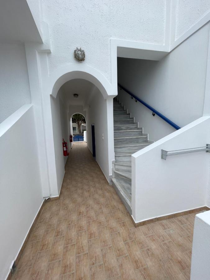 Leonidas Apartments คามารี ภายนอก รูปภาพ